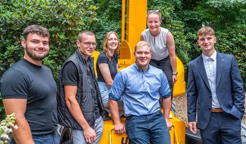 Freisprechungsfeier der Landschaftsgärtnerinnen und Landschaftsgärtner in den Regionen Oldenburg und Aurich-Ostfriesland am 05. Juli 2025 bei  Günther Meyer Landschaftsbau in Jever 